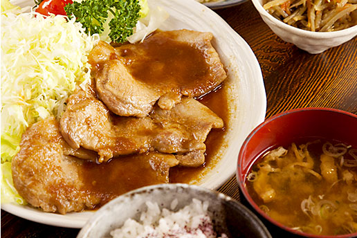 画像:生姜焼き定食