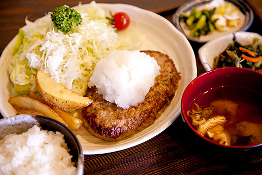 画像:ジャンボハンバーグ定食