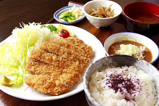 画像:とんかつ定食