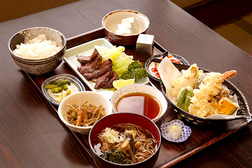 画像:八峰御膳