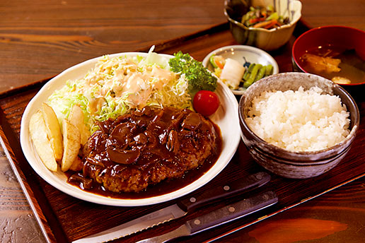 画像:ジャンボハンバーグ定食 デミグラスソース