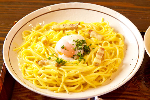 画像:カルボナーラ 温玉添え
